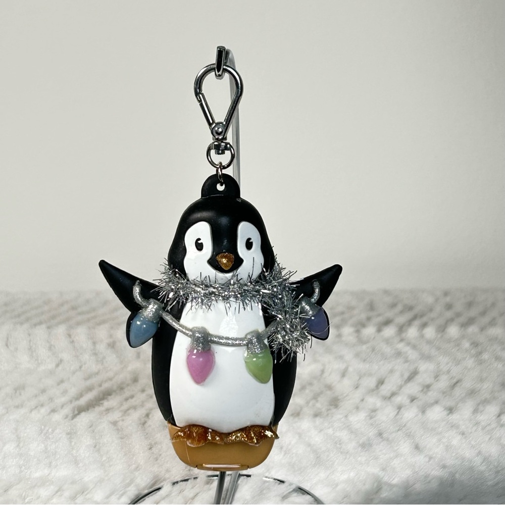 BBW Penguin Pocketbac Hand Sanitizer Holder Tinsel Christmas Lights NWOT - Picture 4 of 11